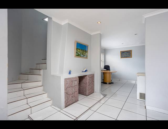 4 BEDROOM FREEHOLD FOR SALE IN CRAWFORD